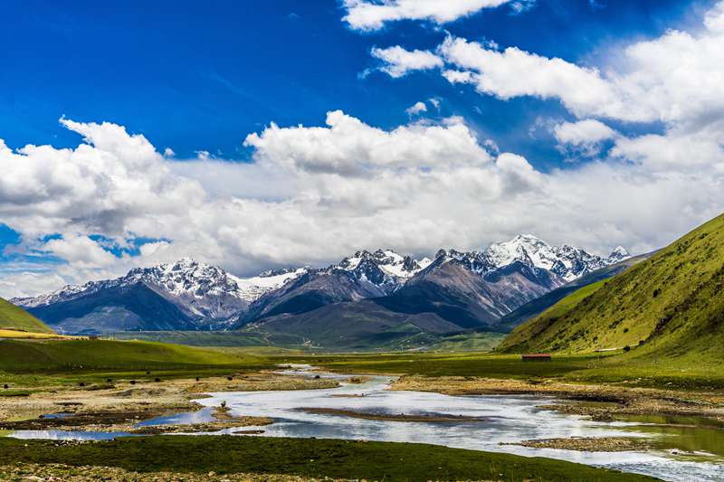 跑青藏线旅游车多少钱？别光看价格，这几件事搞不明白容易吃亏-第1张图片-四川省中国青年旅行社
